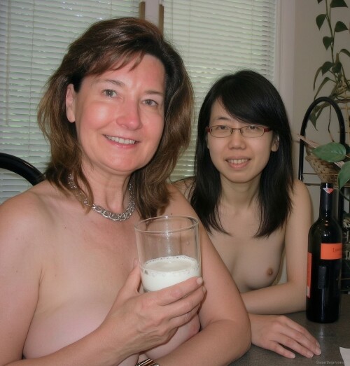 Pornlets-Topless-in-the-Kitchen.jpeg